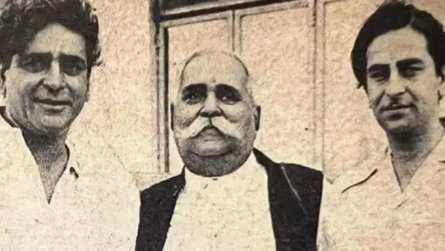 कपूर घराण्याच्या तीन पिढ्यांनी आवारा चित्रपटात काम केले. राज कपूर वडील पृथ्वीराज कपूर आणि आजोबा बिशेश्वर नाथ कपूर (मध्यभागी).