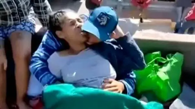 درد زہ میں مبتلا یوہاندری کی مدد کے لیے لوگ آئے