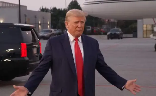 डोनाल्ड ट्रंप