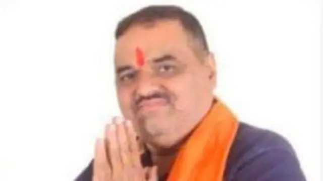 થાનગઢ નગરપાલિકા, ભાજપમાં બળવો, પ્રદ્યુમનસિંહ રાણા, રાજુ અલગોતર, શામજીભાઈ, કૉંગ્રેસ, ભાજપ, આમ આદમી પાર્ટી, બીબીસી ગુજરાતી, બીબીસી ન્યૂઝ ગુજરાતી 