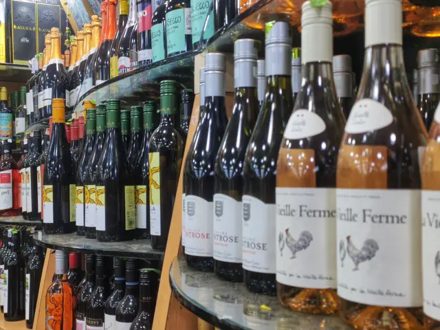 மது பாட்டில்கள்