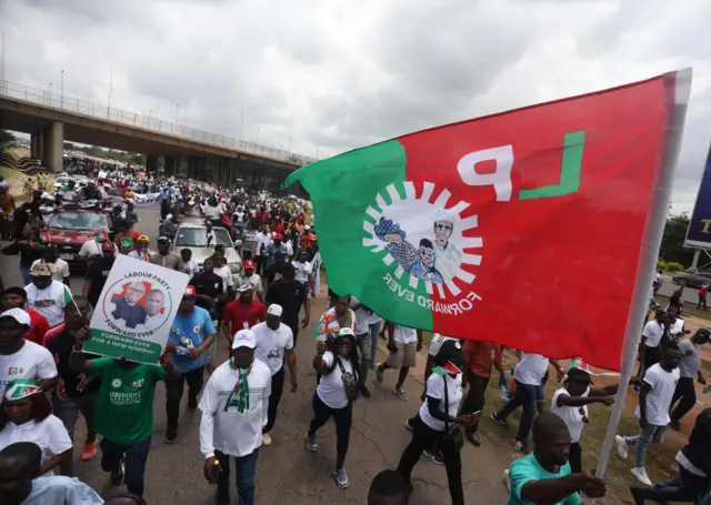 Ọtụtụ akụkọ apụtala etu e siri wakpo maọbụ gbuo ndị nkwado nakwa ndị na-azọ ọkwa n'aha Labour Party na nso nso a.