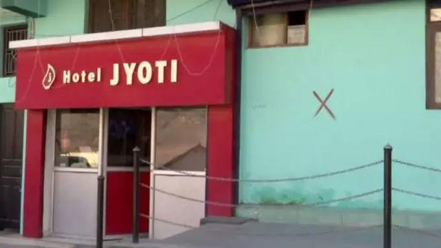 असुरक्षित ठिकाणांवर खुणा केल्या जात आहेत.