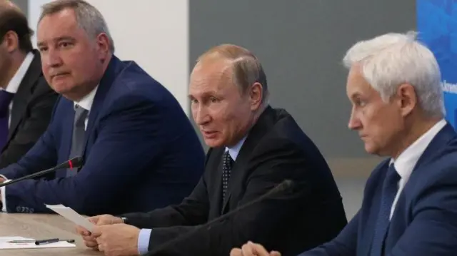 မစ္စတာပူတင်နဲ့အတူတွဲမြင်ရတဲ့ ဒုတိယဝန်ကြီးချုပ် 