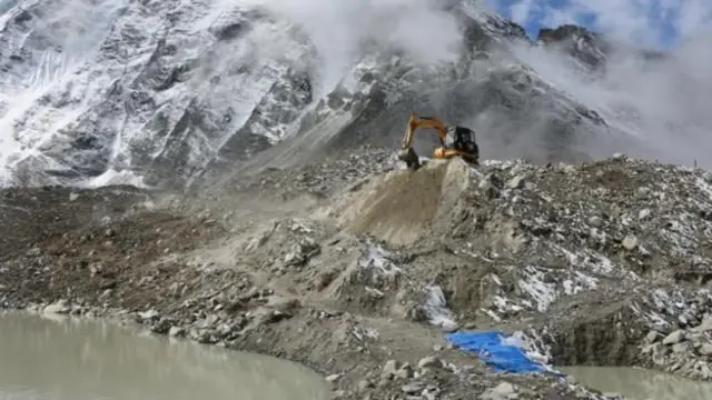 इम्जा तालको सतह घटाउने काममा नेपाली सेना खटिएको थियो