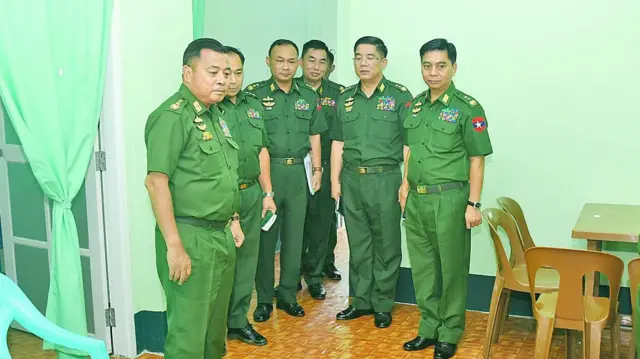 ဗိုလ်ချုပ်ကြီးရဲဝင်းဦးနဲ့ ထိပ်တန်းစစ်ဗိုလ်ချုပ်တချို့