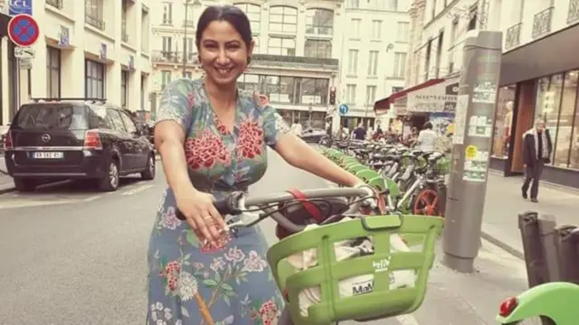 சிங்கிள் பெண் ஐஸ்வர்யா சம்பத்