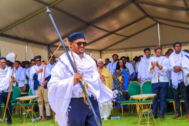 Pirezidantiin naannoo Oromiyaa Aab Shimallis Abdiisaa mootummaan ardaalee jilaa ni kunuunsa jedhan