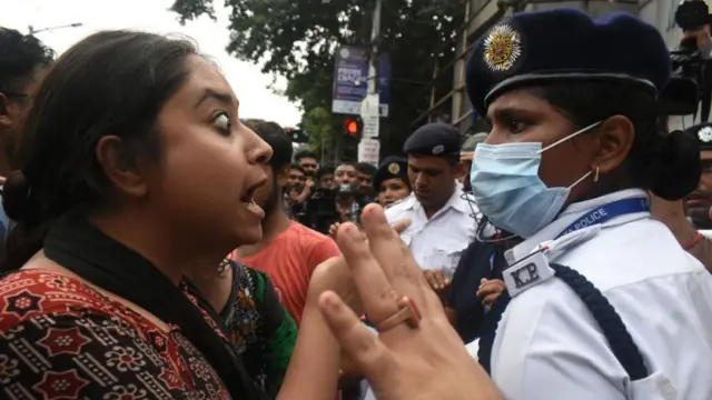 पश्चिम बंगाल के डॉक्टरों में घटना के बाद काफ़ी आक्रोश है