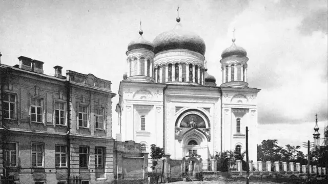 Так виглядала церква, збудована в 1842 році російським архітектором Василем Стасовим на місці Десятинної церкви у Києві