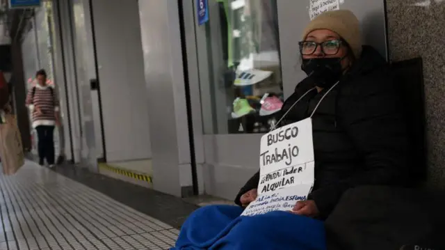 Una mujer en situación de indigencia en Argentina