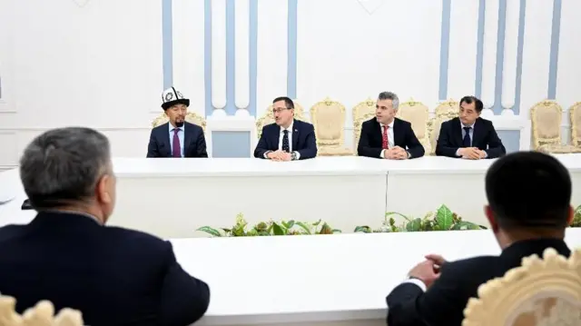 Жогорку Кеңештеги жолугушуу