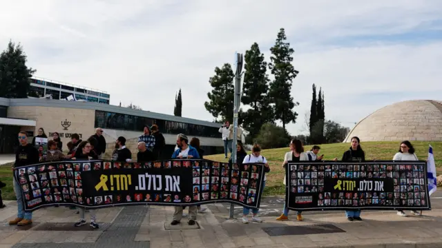 أهالي الأسرى الإسرائيليين في غزة