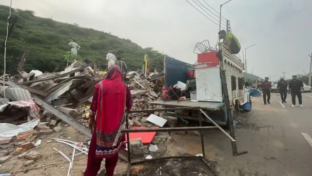 નૂહમાં દુકાનો તોડી પાડવામાં આવી