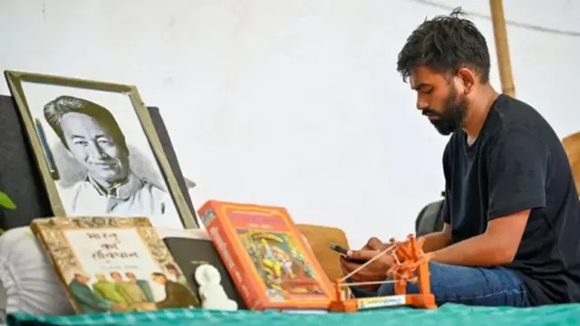 जंतर मंतरवरील आंदोलनादरम्यान अभिजीत दिपके 