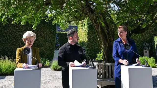 На фото: голова Єврокомісії Урсула фон дер Ляєн, президент України Володимир Зеленський та премєр-міністр Данії Метте Фредріксен
