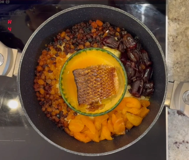 غذای سوتی پلو و ماهی دودی از سنتهای آذربایجان برای شب چهارشنبهسوری است.