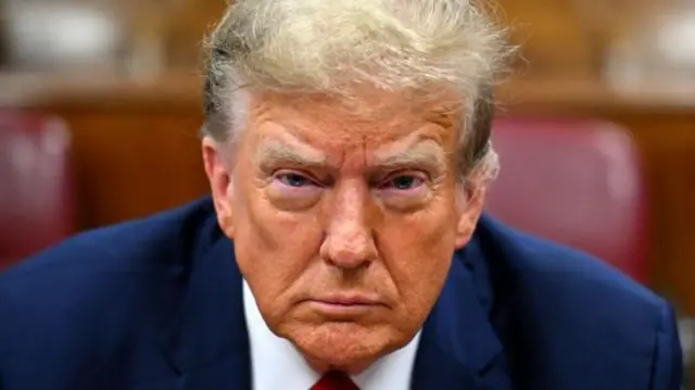 डोनाल्ड ट्रंप