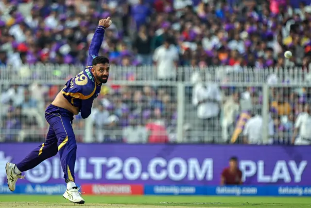 3 விக்கெட்டுகள் வீழ்த்தி ஆட்ட நாயகன் விருது வென்றார் வருண் சக்கரவர்த்தி