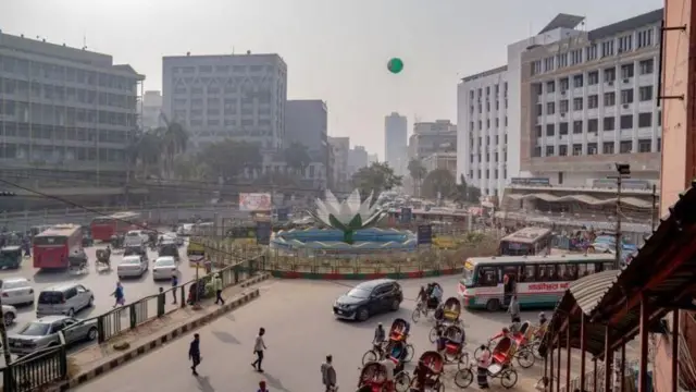 ঢাকায় ব্যাংক পাড়া বলে পরিচিত মতিঝিল এলাকা