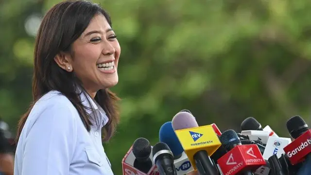 Menteri Komunikasi dan Digital Meutya Hafid menyampaikan keterangan kepada wartawan usai rapat terbatas bersama Presiden Prabowo Subianto di Istana Kepresidenan, Jakarta, Senin (13/1/2025).