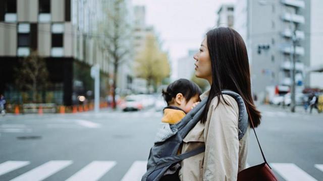 Japonesa carrega bebêbonus boas vindas bwincanguru