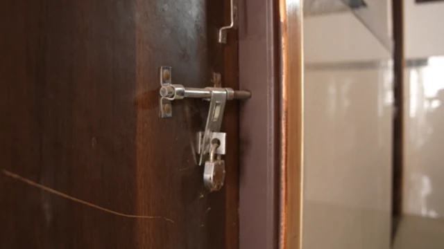 કોટા હૉસ્ટેલ એસોસિયેશનના અધ્યક્ષ નવીન મિત્તલનું માનવું છે કે આત્મહત્યાઓના નામે કોટાને જાણી જોઈને બદનામ કરવામાં આવે છે