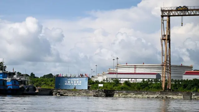 မဒေးကျွန်း မြင်ကွင်း 