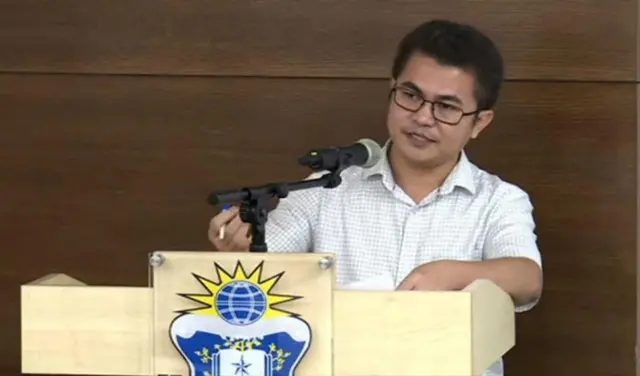 जवाहरलाल नेहरू विश्वविद्यालय में सेंटर फ़ॉर द स्टडी ऑफ लॉ एंड गवर्नेंस विभाग में पढ़ाने वाले थोंगखोलाल हाओकिप