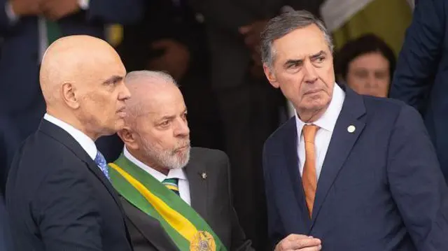 Ministro Alexandre de Moraes, presidente Lula e ex-ministro Barroso