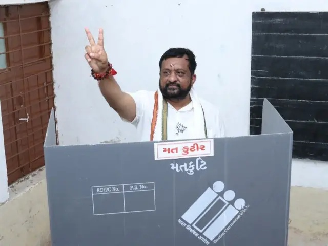 કિરીટ પટેલ, ગોપાલ ઇટાલિયા, ભાજપ, આમ આદમી પાર્ટી, વીસાવદર, બીબીસી ગુજરાતી 