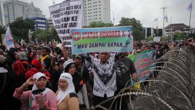 Guru berdemonstrasi di Jakarta