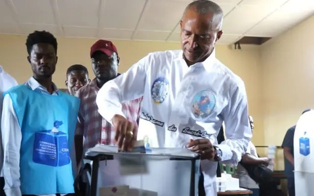 Moïse Katumbi qui vote