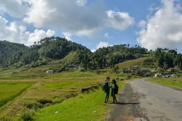 মেঘালয় রাজ্যটি আসাম ভেঙ্গেই তৈরী হয়েছিল