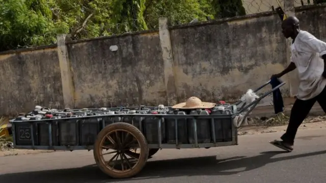 Hoton mai tura kurar ruwa