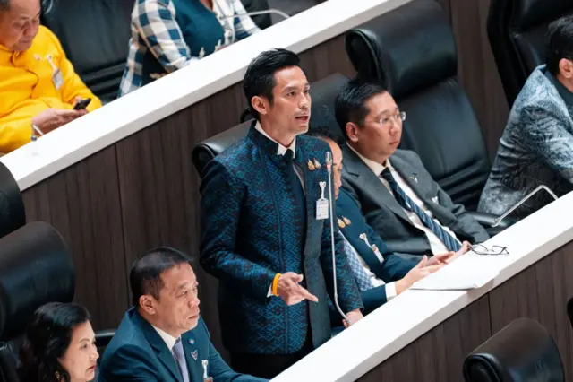 กรวีร์ ปริศนานันทกุล สส.อ่างทอง พรรค ภท. เป็นผู้นำเสนอร่างแก้ไขรัฐธรรมนูญฉบับพรรค ภท. กล่าวว่า “วันนี้น่าจะใกล้เคียงที่สุดกับที่เราจะแก้ไขรัฐธรรมนูญให้สำเร็จได้”