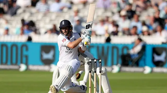 जो रूट की तस्वीर