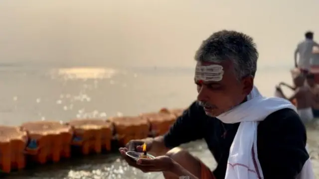 કુંભમેળામાં મૌની અમાવસ્યાના દિવસે નાસભાગ, શાહીસ્નાન, અન્ય બે સ્થળોએ પણ નાસભાગ, બીબીસી ગુજરાતી, બીબીસી ન્યૂઝ ગુજરાતી, 