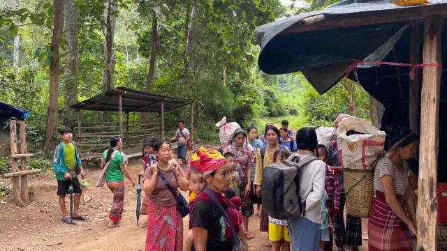 ပြီးခဲ့တဲ့လတုန်းက ကယား(ကရင်နီ)ပြည်နယ်ဘက်ကနေ ထိုင်းနိုင်ငံ မဲ့ဟောင်ဆောင်ဘက်ခြမ်းစီ ထွက်ပြေးလာကြတဲ့ မြန်မာစစ်ရှောင်တွေ 