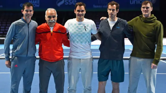 از چپ به راست: تیم هنمن، منصور بهرامی، راجر فدرر، اندی ماری و جیمی ماری