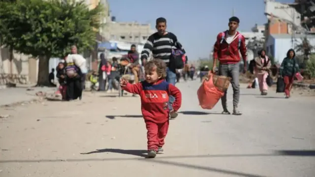 इस्रायल सैन्य पत्रकारांना गाझात जाण्यापासून थांबवत आहे