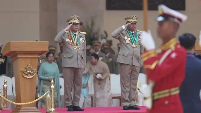 သမ္မတလုပ်မယ့် ဦးမင်းအောင်လှိုင်အနေနဲ့ တပ်ချုပ်အသစ်အပေါ် ပုဂ္ဂိုလ်ရေးလွှမ်းမိုးမှုရော ဖွဲ့စည်းပုံအခြေခံဥပဒေအရ လွှမ်းမိုးမှုပါဆက်ရှိနေ