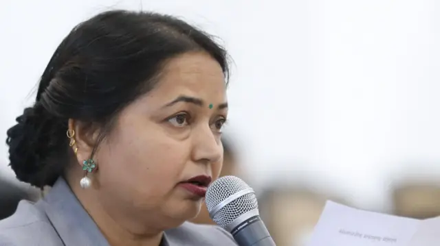 संसद्‌मा बोल्दै एक सांसद