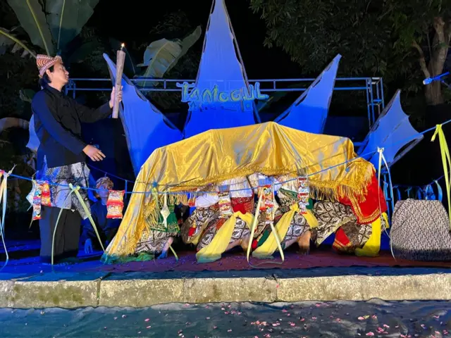 Pertunjukan sandur Bojonegoro