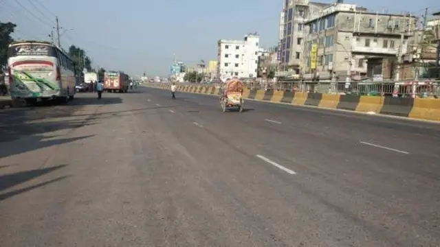 ঢাকার রাস্তায়