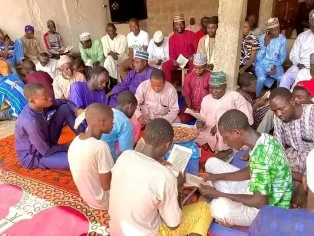 'Yan APC da ke addu'o'i 