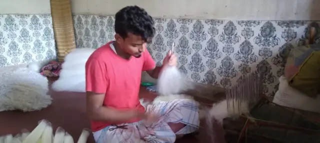 মণিরুল মল্লিক জানিয়েছেন তিনি এই পেশাতেই খুশি। 