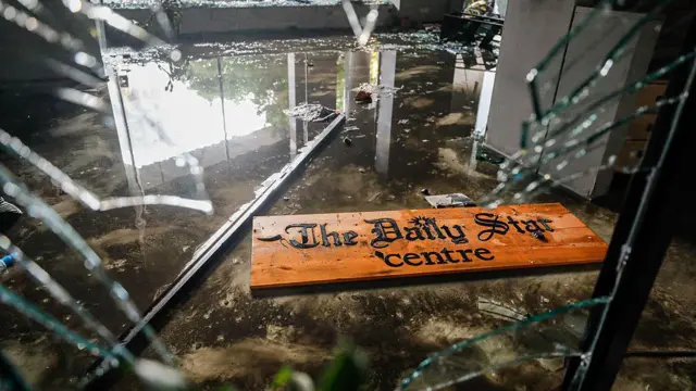 ক্ষয়ক্ষতির পরিমাণ নিরূপণ করে ডেইলি স্টারের মামলার বিষয়টি প্রক্রিয়াধীন রয়েছে বলে জানিয়েছে পুলিশ