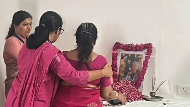 ஆமதாபாத், குஜராத், ஏர் இந்தியா விமான விபத்து, உயிரிழப்பு, மருத்துவர் குடும்பம்