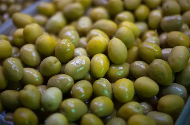 ઑલિવના તેલના ફાયદાનાં મોટાં કારણોમાં તેમાં મળી આવતા મોનોસૅચુરેટેડ ફૅટી એસિડ છે.